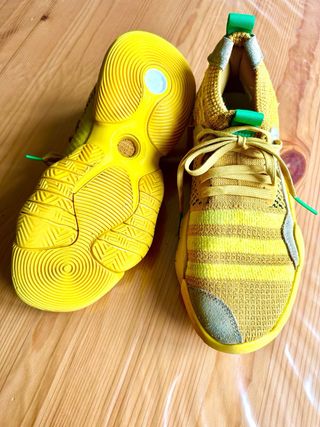 Adidas Trae Young 2.0 Hazy Yellow. 39 1/3