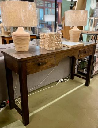 Consola de madera de teca