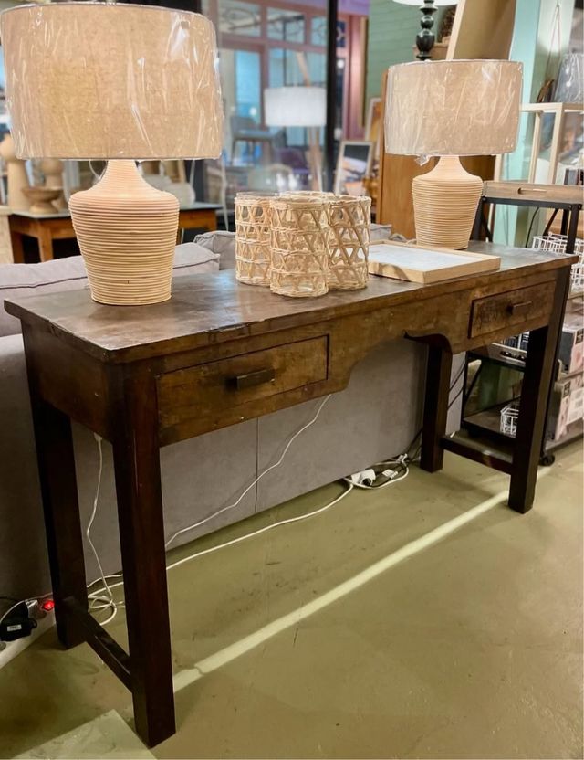 Consola de madera de teca