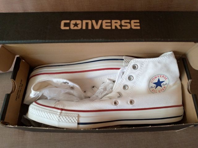 N 44 / Zapatillas nuevas Converse All Star