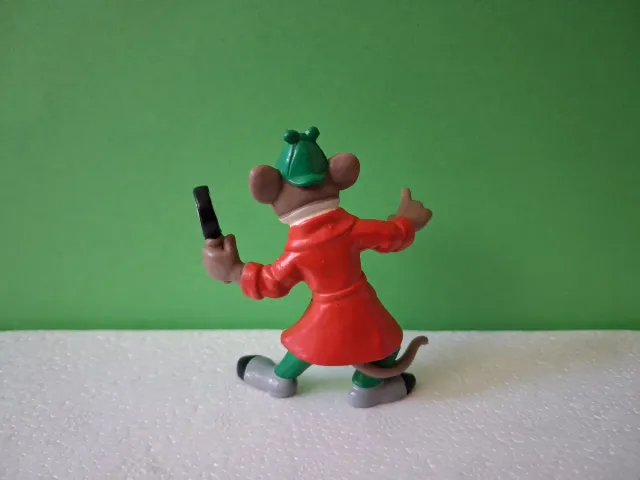 Figura PVC de Basile, el ratón detective.