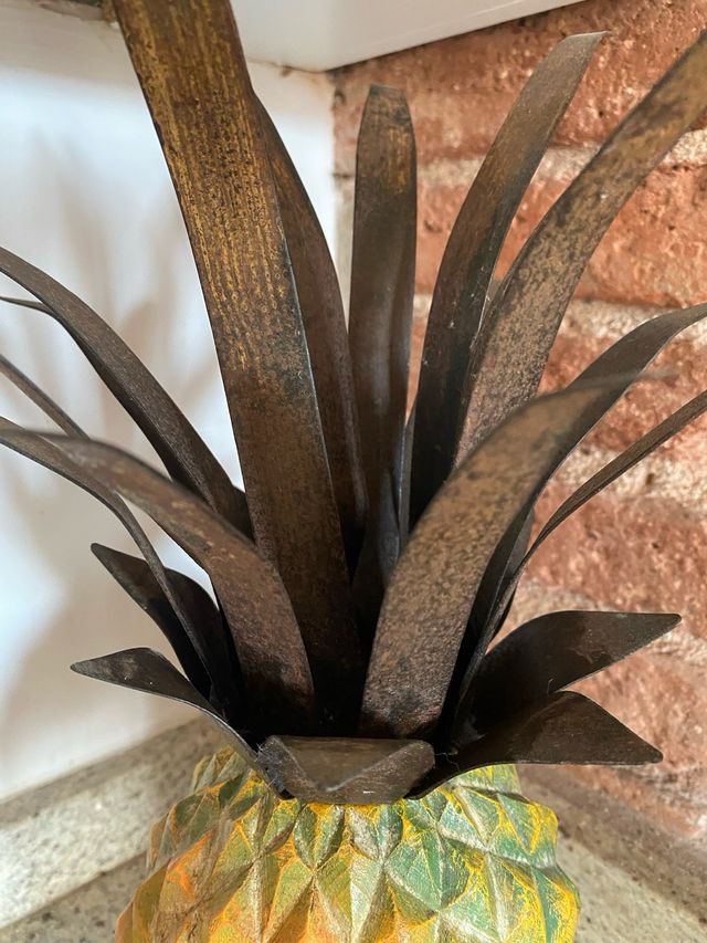 Piña Decorativa Madera y Hierro