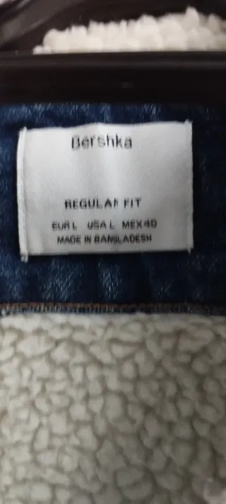 Cazadora vaquera Bershka borreguito Talla L