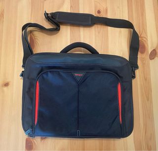 Funda portátil Targus negra y roja