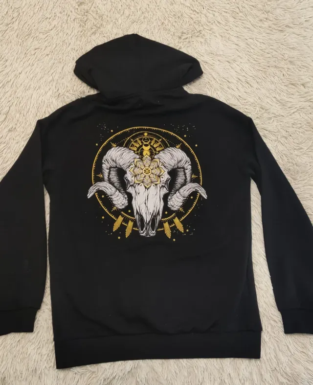 Sudadera con capucha estampada negra