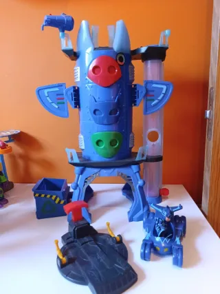 Cuartel de los PJ Maks