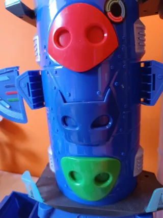 Cuartel de los PJ Maks