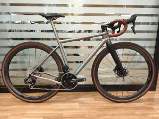 Bicicleta Gravel Titanio Robert Frameworks