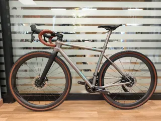 Bicicleta Gravel Titanio Robert Frameworks