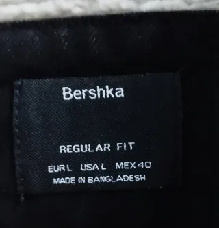 Cazadora vaquera Bershka negra borreguito