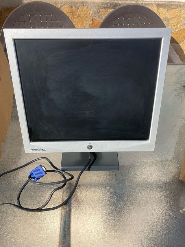 Monitor eMachines 17” Plata/Negro
