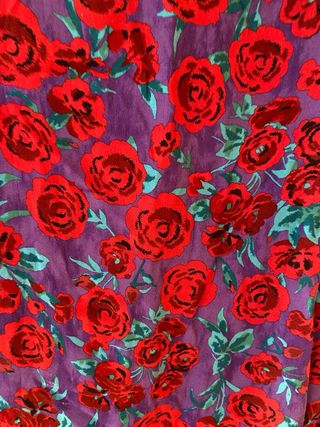 Vestido floral Zara morado y rojo