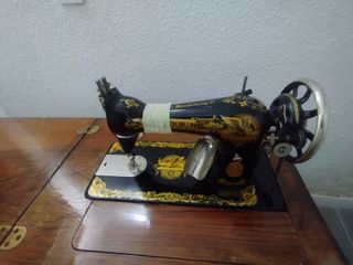Máquina de coser Singer antigua