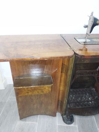 Máquina de coser Singer antigua