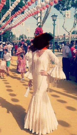 Traje Flamenca Beige Encaje Talla entre 34-36