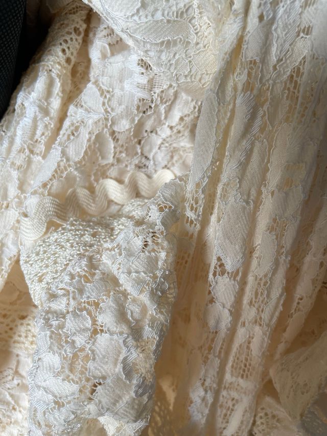 Traje Flamenca Beige Encaje Talla entre 34-36