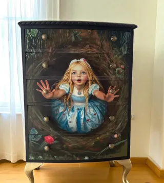 Cómoda Alicia en el País de las Maravillas