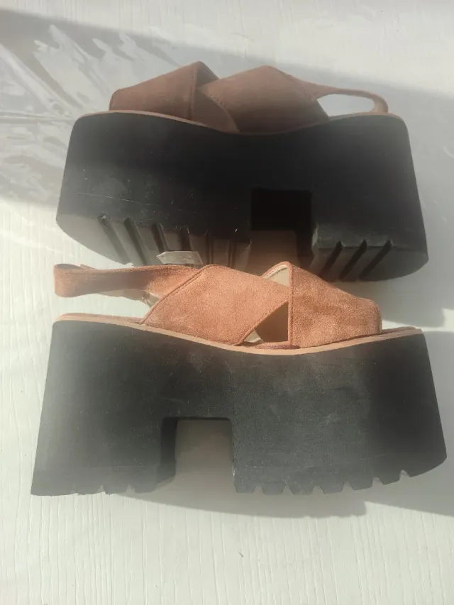 Sandalias Plataforma Negra y Marrón