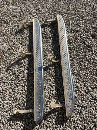 Estriberas Mitsubishi Montero v40 largo