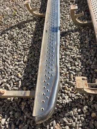 Estriberas Mitsubishi Montero v40 largo