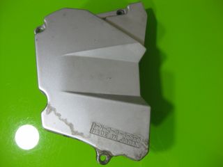 Tapa cubre piñón FZ6 Fazer Made in Japan