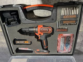 Taladro/atornillador de impacto BLACK+DECKER 18V