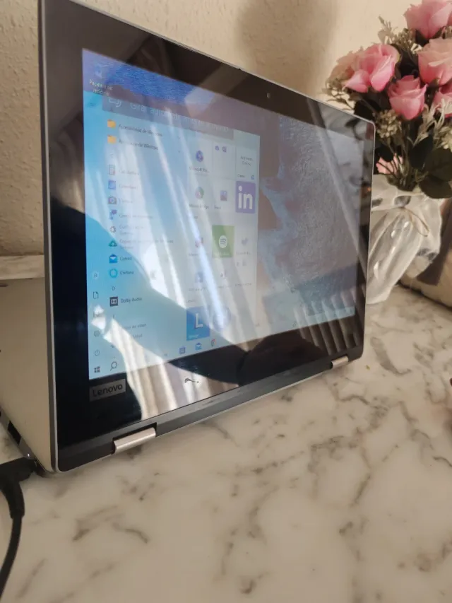 Lenovo Yoga 130 Plata