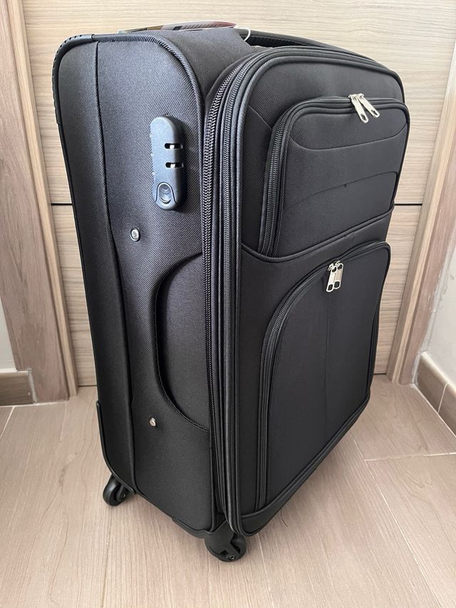 Maleta 20kg Negra Semirrígida Nueva