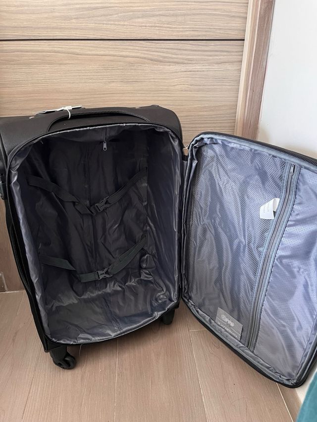 Maleta 20kg Negra Semirrígida Nueva