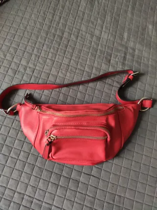 Riñonera Mujer Stradivarius Roja