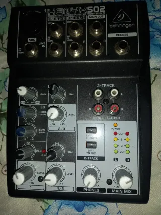 Behringer Xenyx 502 Mixer piu jack