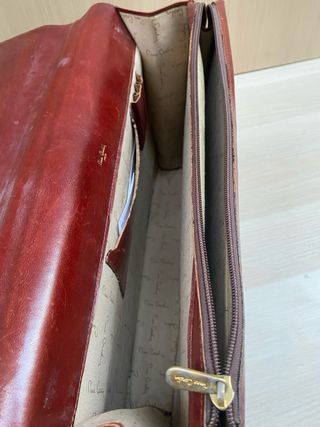 Maletín Cuero autocrítico