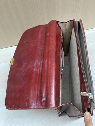 Maletín Cuero autocrítico