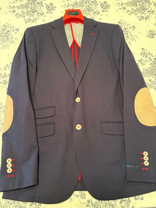Chaqueta Álvaro Moreno azul con coderas