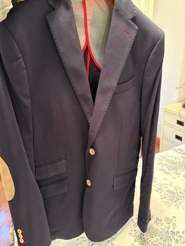 Chaqueta Álvaro Moreno azul con coderas