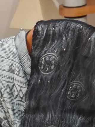 Elegante chal para fiestas. Con hilos de oro.2x67.