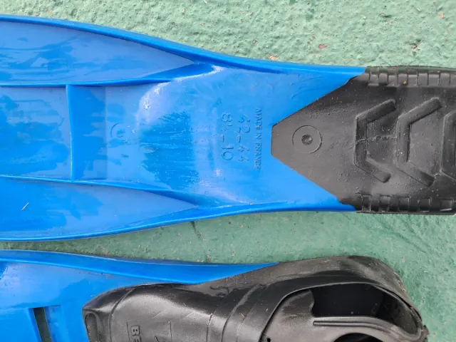 Aletas de submarinismo azules