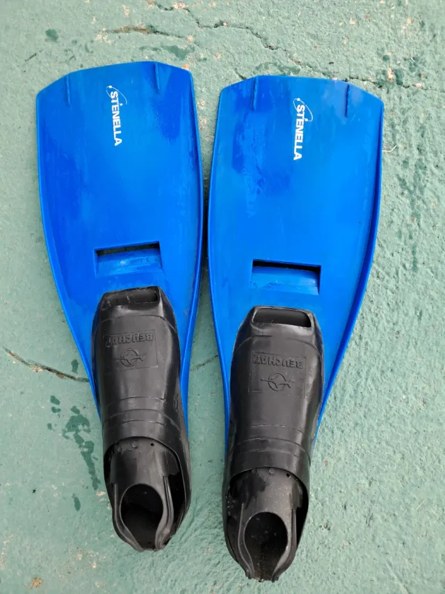 Aletas de submarinismo azules