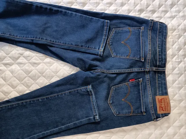 Vaqueros Levi's 711 Skinny Azul T.28