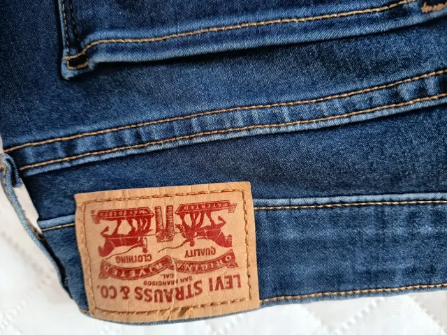 Vaqueros Levi's 711 Skinny Azul T.28