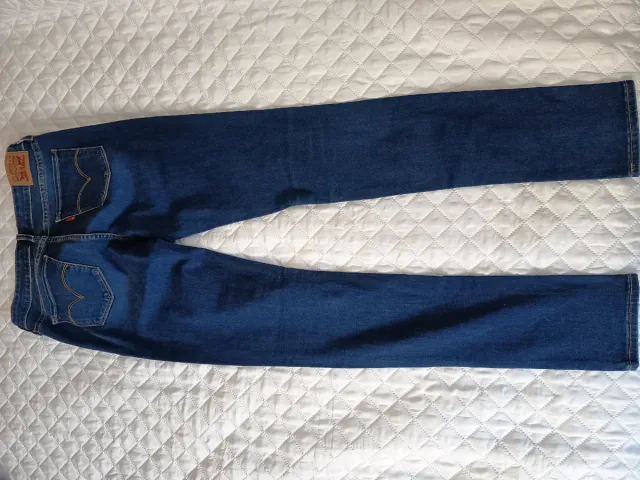 Vaqueros Levi's 711 Skinny Azul T.28
