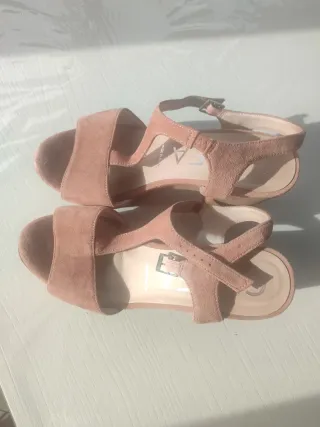 Sandalias tacón beige/rosa