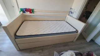 Cama nido de madera con colchones