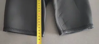 2 trajes de neopreno para niño/a