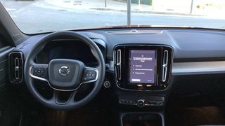 Volvo XC40 B3 PLUS DARK 03/2025