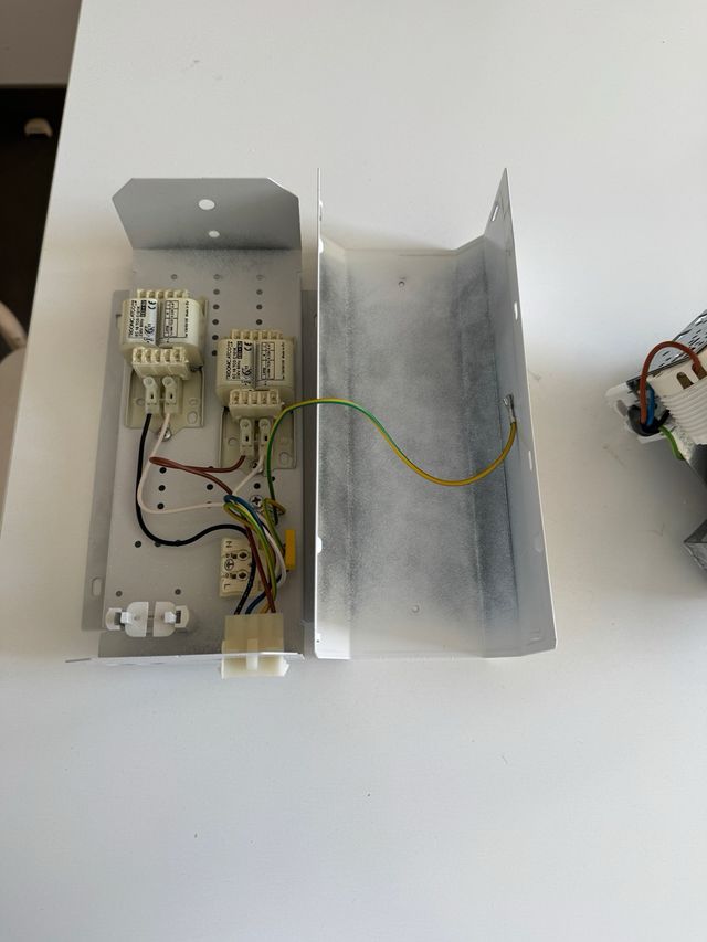 Focos redondos blancos