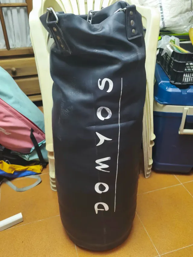 Saco de boxeo negro