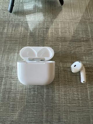 Estuche AirPods 4 (R)