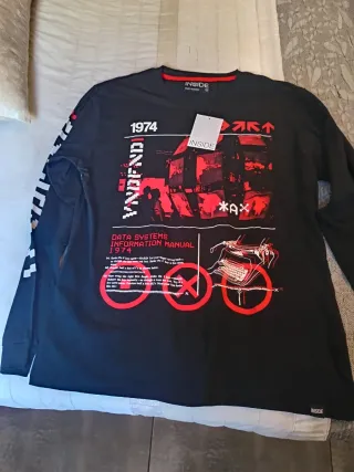 Lote Ropa Chico: Sudaderas, Camisetas y Chaqueta