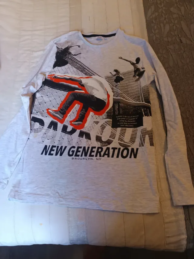 Lote Ropa Chico: Sudaderas, Camisetas y Chaqueta